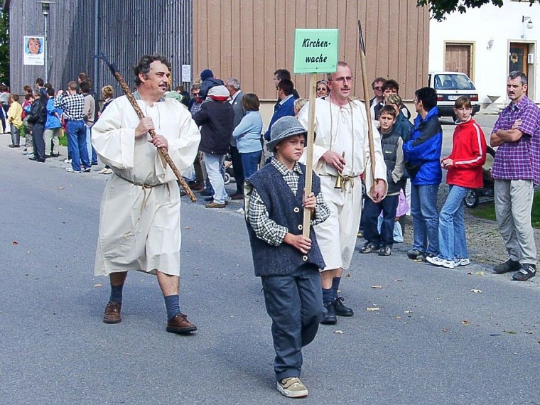 04 Kirchenwache mit Kirchenspieß und Haken