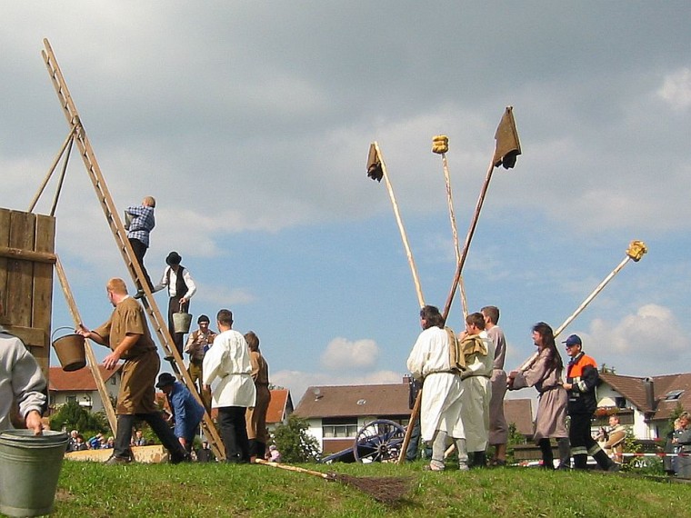 06 Alles hilft zusammen