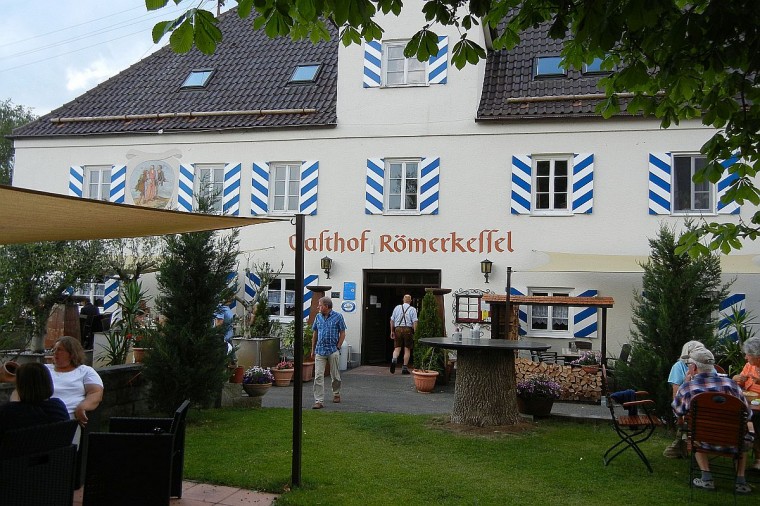 16 Einkehr im Römerkessel