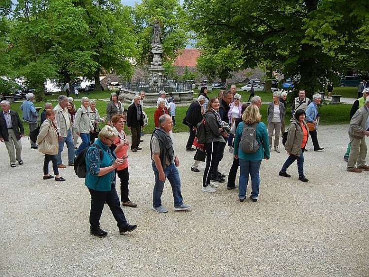 09 Auf dem Weg zur Klosterkirche