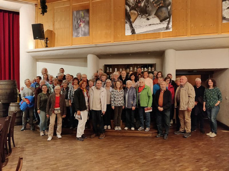 12 Die Ausflugsgruppe im Schwanger Schlossbrauhaus