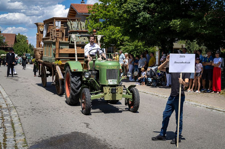 Aktionstag 2006 - Bauernhochzeit anno 1880 - das Brautfuder